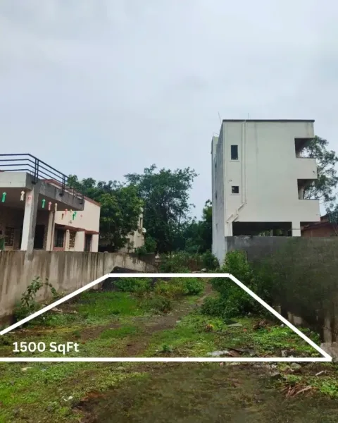 Laxmi Nagar plot on 9–12 m road, Tapovan